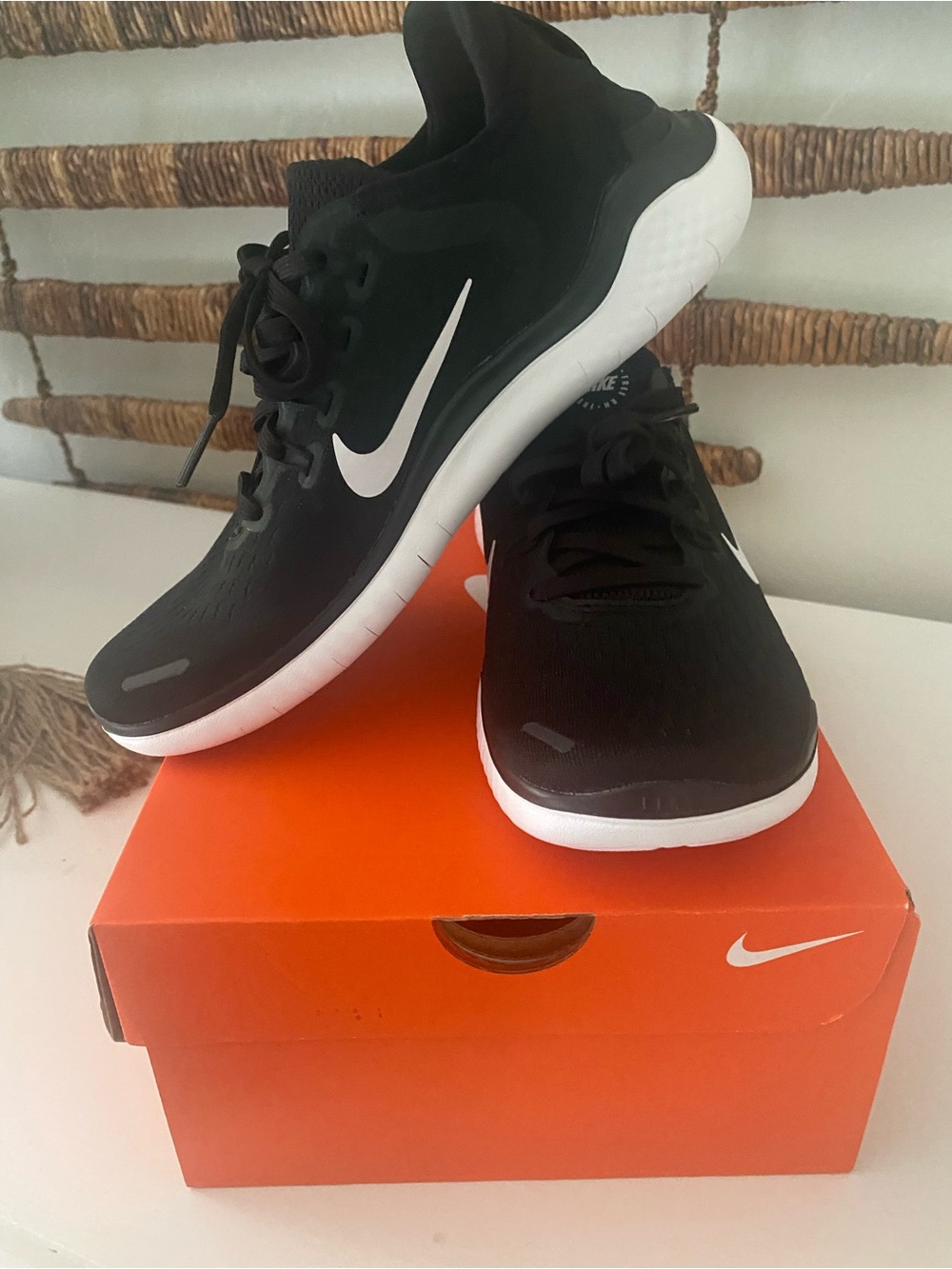 Nike Black and White Women's Athletic Shoes